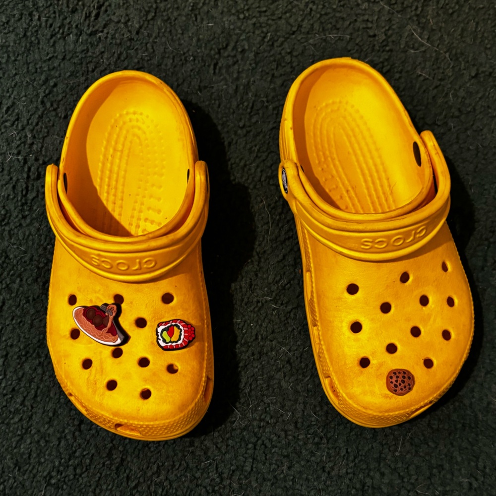 Women Yellow CROCS Clogs with Jibbitz - Size 6